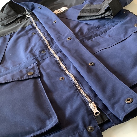 The North Face - Gore-Tex rain jacket. - Picture 7 of 9